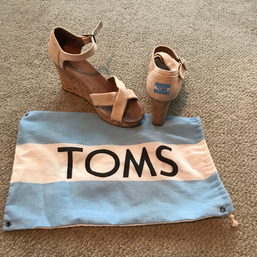 Toms wedge shoes
